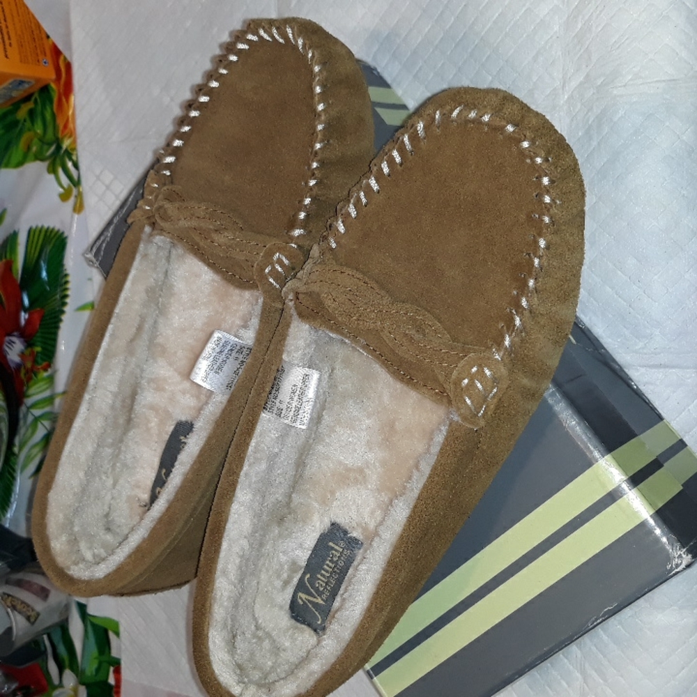 Women's Natural Reflections Moccasins Slippers Size 11